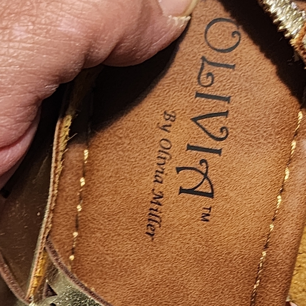 Olivia Miller Gold Brown Sandals with Metallic Straps - Picture 5 of 5